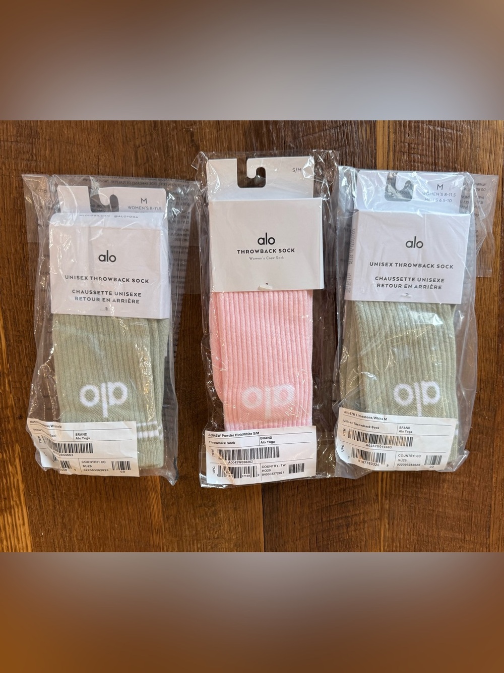 NWT ALO Yoga Bundle of Socks Sz M
